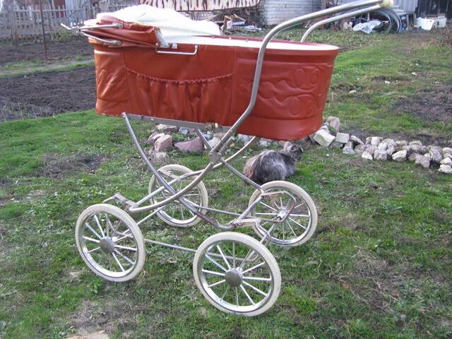 Коляску можно использовать для. Коляска Днепряночка. Советские коляски. Советские коляски для детей. Коляски 80-90 годов.