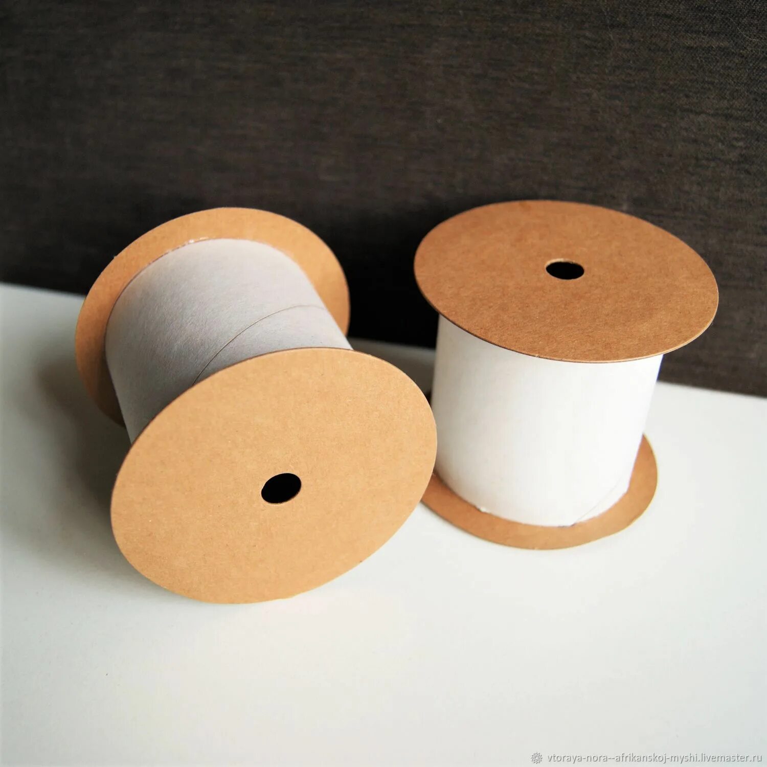 намотка катушек. картонные катушки. картонная катушки для намотки уплотнения. картонная катушка для кабеля. картонные катушки для намотки материалов.
