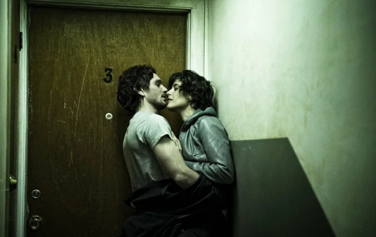 Мойес джоджо (1969-). Первая ночь после тебя. Первая ночь после тебя. Первая ночь после тебя. Невесты в постели.