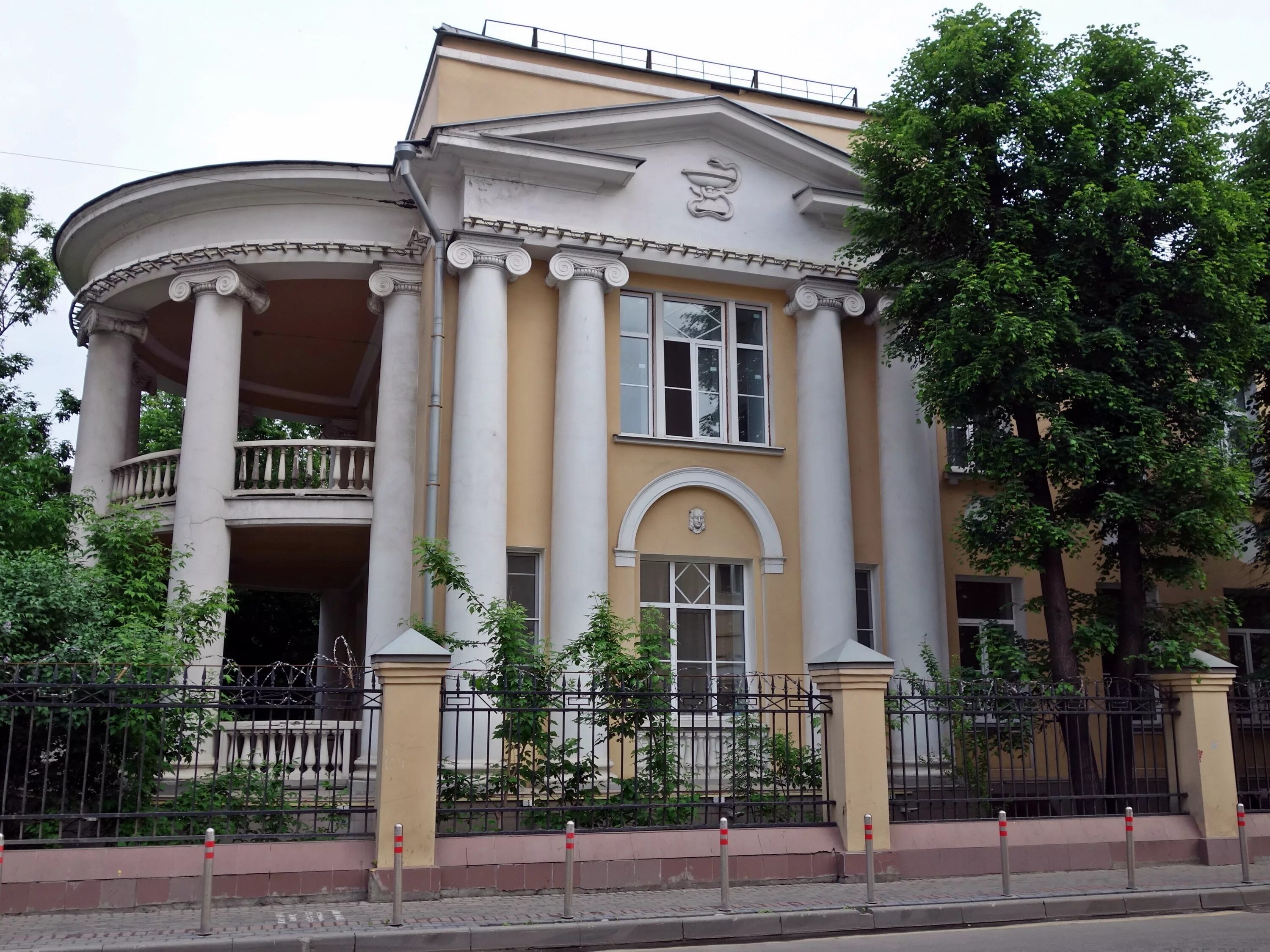 Садовая-Черногрязская улица, 14/19. Москва, ул.Садовая-Черногрязская 14/19. Институт Гельмгольца в Москве. Ул. садово-Черногрязская 14/19, корп.5.