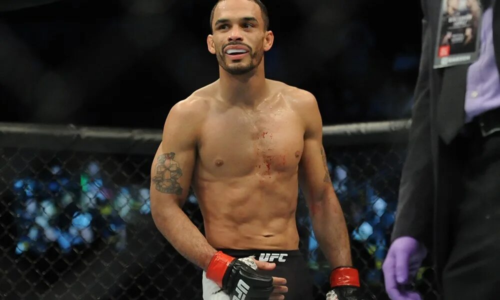 Роб фонт кайлер филлипс. Фонт боец юфс. роб фонт. роб фонт юфс. rob font ufc.