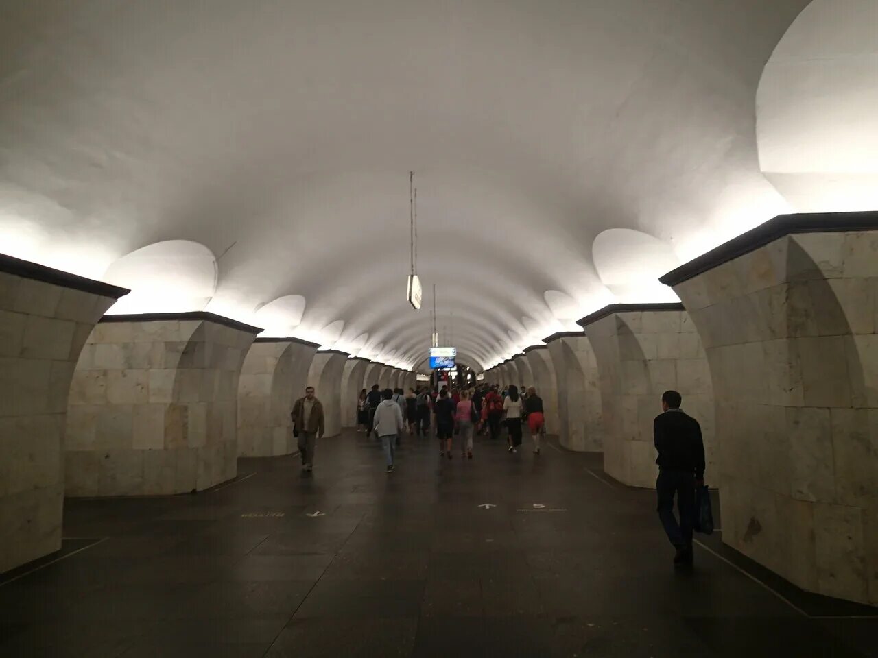 станция метро менделеевская эскалатор. станция вднх 1958. станция курская метро 1950. станция метро вднх. вднх станция метро эскалатор.