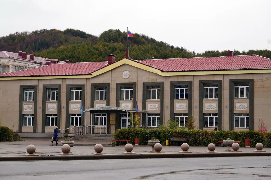 Г углегорск сахалинской. Город Углегорск Сахалинской области. Сахалинская область, Углегорский район, г. Углегорск. Администрация Углегорска. Администрация Углегорска Сахалинской области.