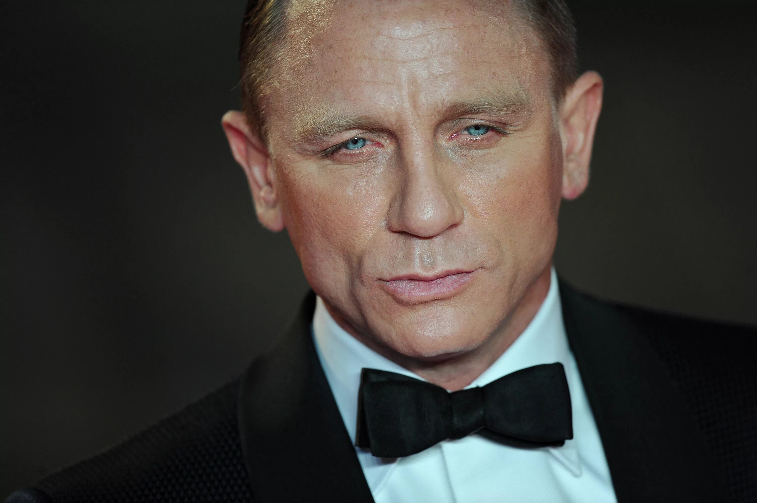 Актер играющий агента 007. Дэниел крейг джеймс бонд. джеймс бонд актеры. бондиана актеры бонда. джеймс бонд фото.