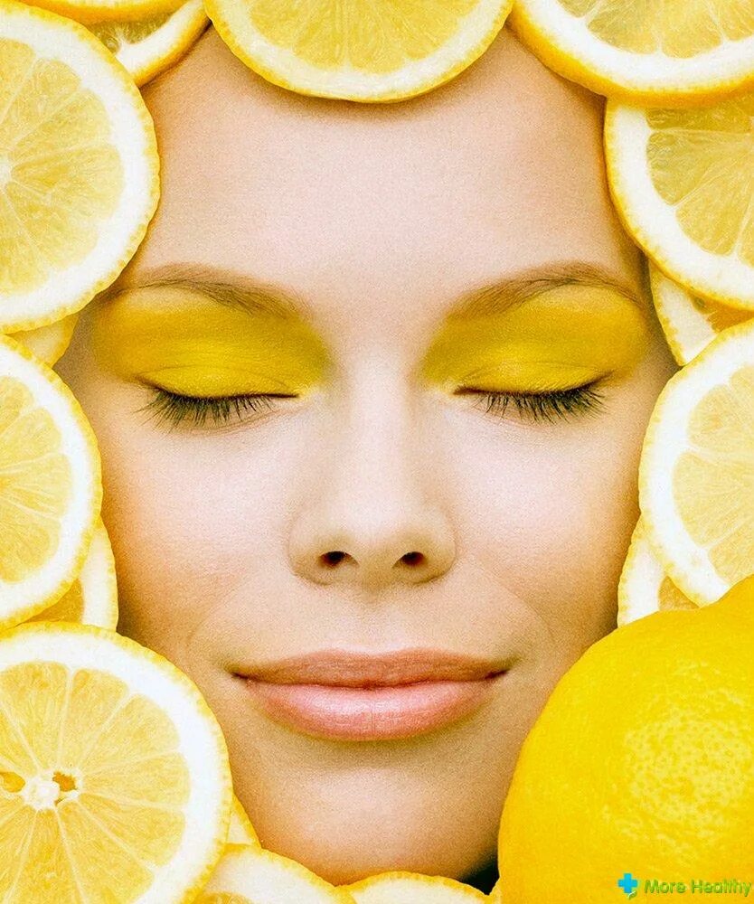 Сок лимона для лица. Девушка с лимоном. Лимон фото. Лимон для красоты. Девушка с апельсинами.