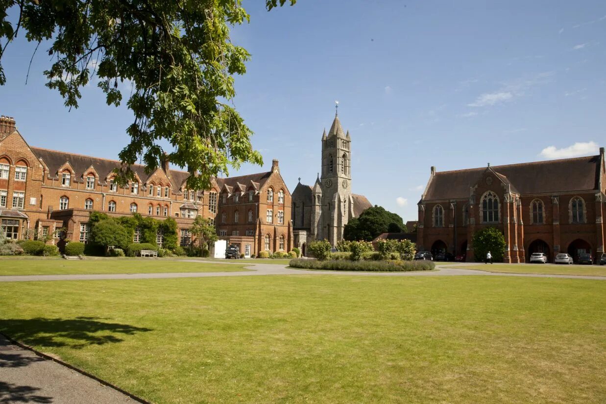 Oxford University Summer School (летний лагерь при Оксфордском университете). Oxford школы в Великобритании. St Edwards School Oxford. Оксфорд Camp. Street ed