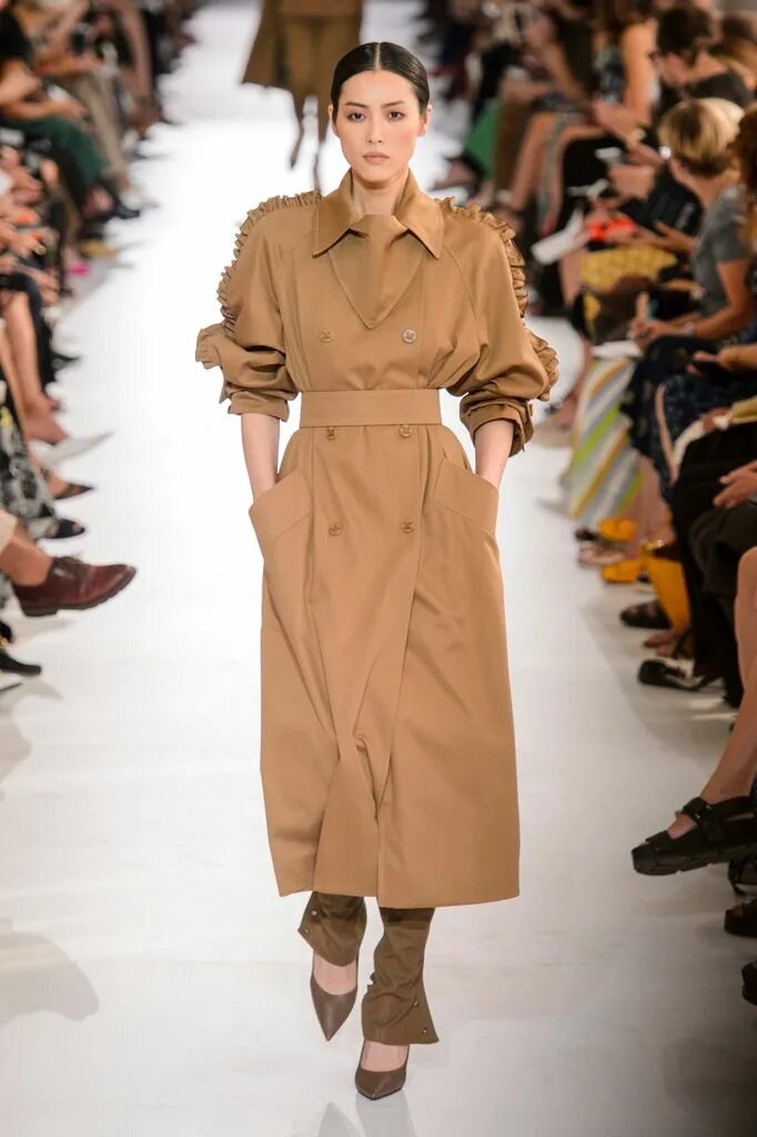 Max collection. Max Mara 2020. Max Mara 2019 looks. Max Mara 2021.