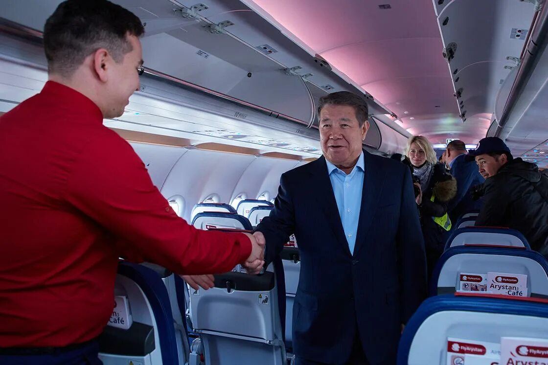 Казах Эйр самолеты. Казах Эйр внутри. Астана с самолета. Президентские авиалинии.