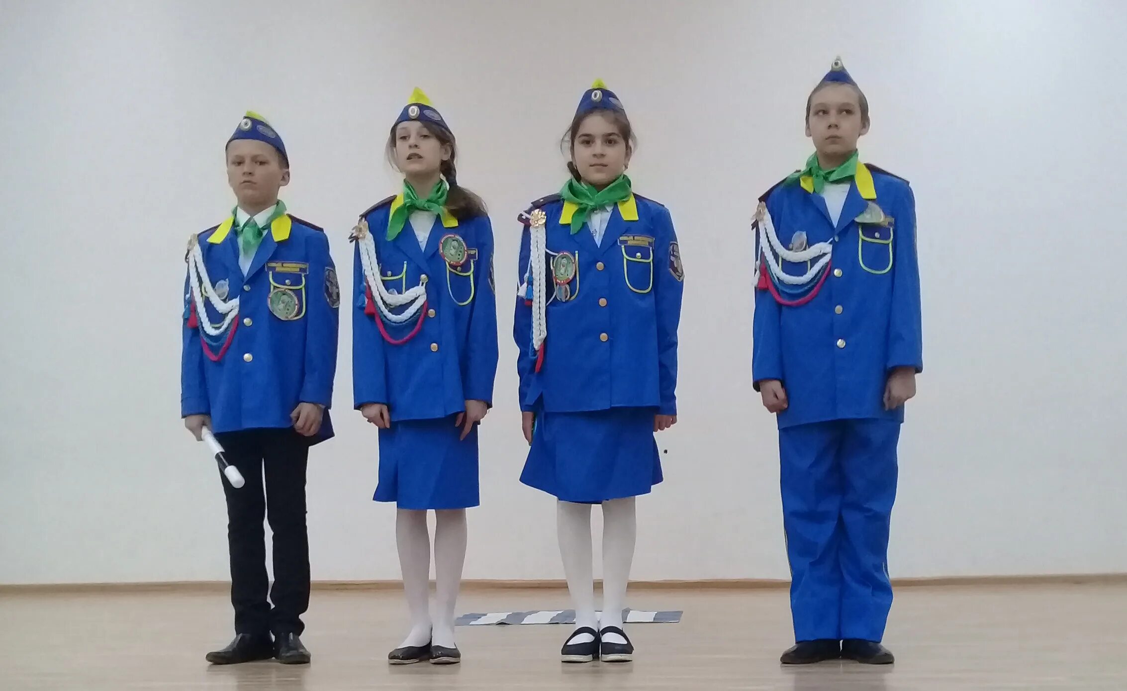 Сценка юид. Юид безопасное колесо. костюм на конкурс безопасное колесо. форма юид безопасное колесо. костюм инспектора движения.