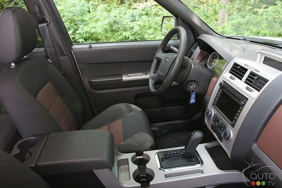 Эскейп сша. Ford escape 2008 салон. форд эскейп 2. форд эскейп 2008. ford escape 2 xlt.