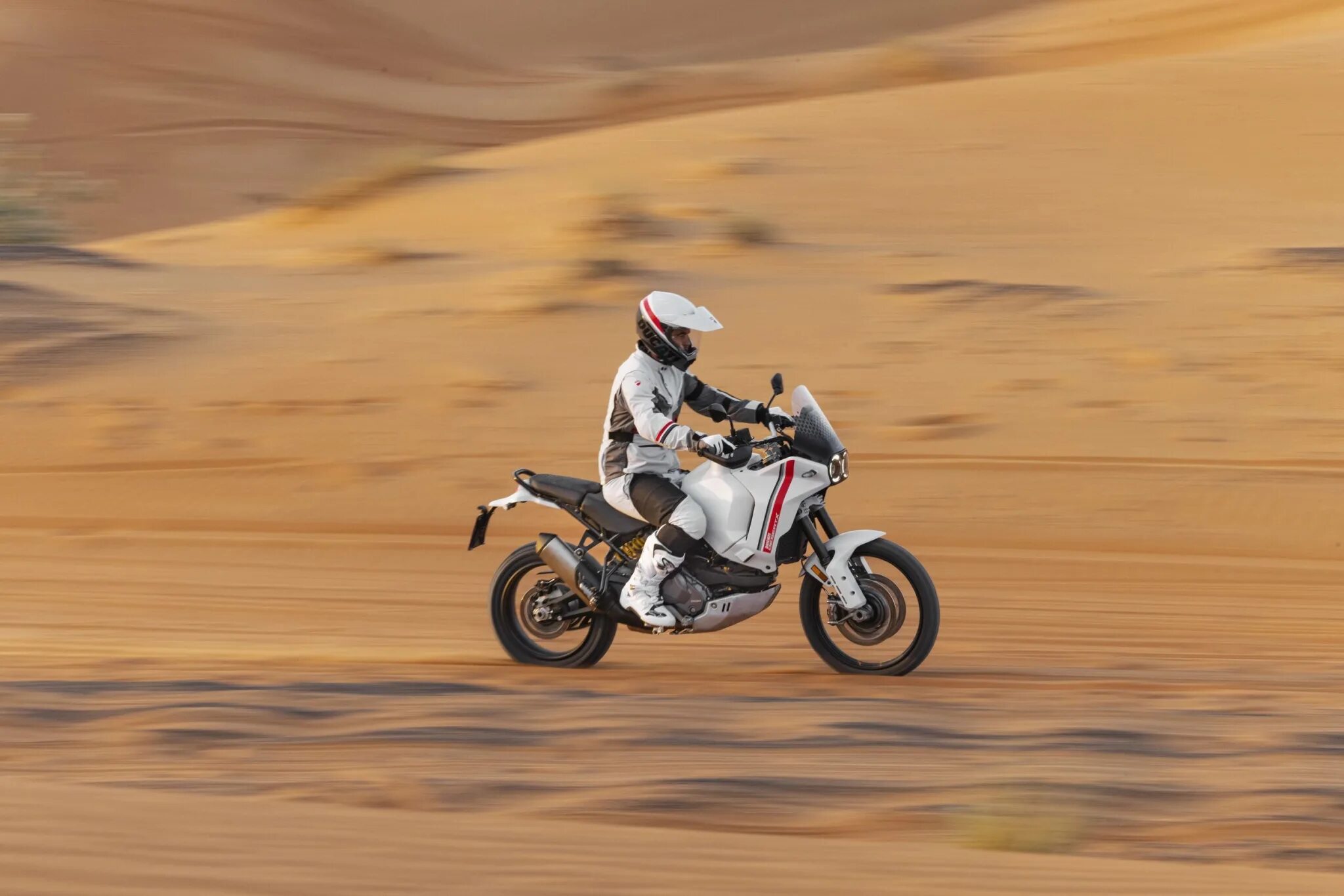 Desertx. Дукати дезерт икс. Ducati desert x 2023. Ducati desert x. Desertx.