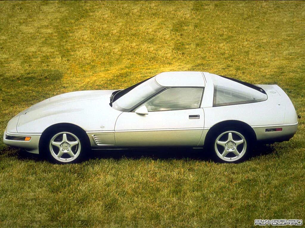 Автомобиль 25. Chevrolet Corvette Coupe 1996. Форд купе 91 год Корвет. Купе американец. Порше Корвет 90х годов.