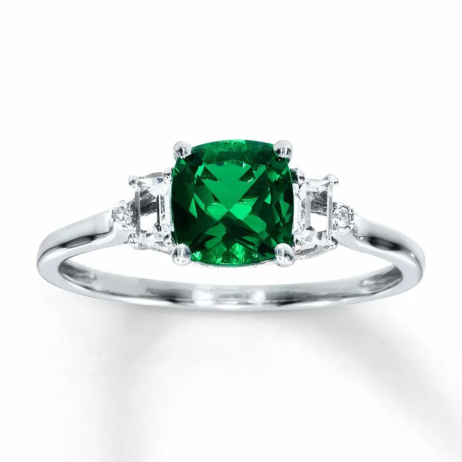 Emerald white. Кольцо Картье с изумрудом. Кольцо Картье с изумрудом и бриллиантами. Кольцо с изумрудом кушон. Cartier кольцо с изумрудом и бриллиантами.