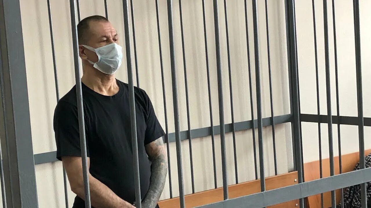 Фото осужденных. Кэролайн крауч убийство. Пилот убийца. Пилот вертолета. Название фильма про летчика.