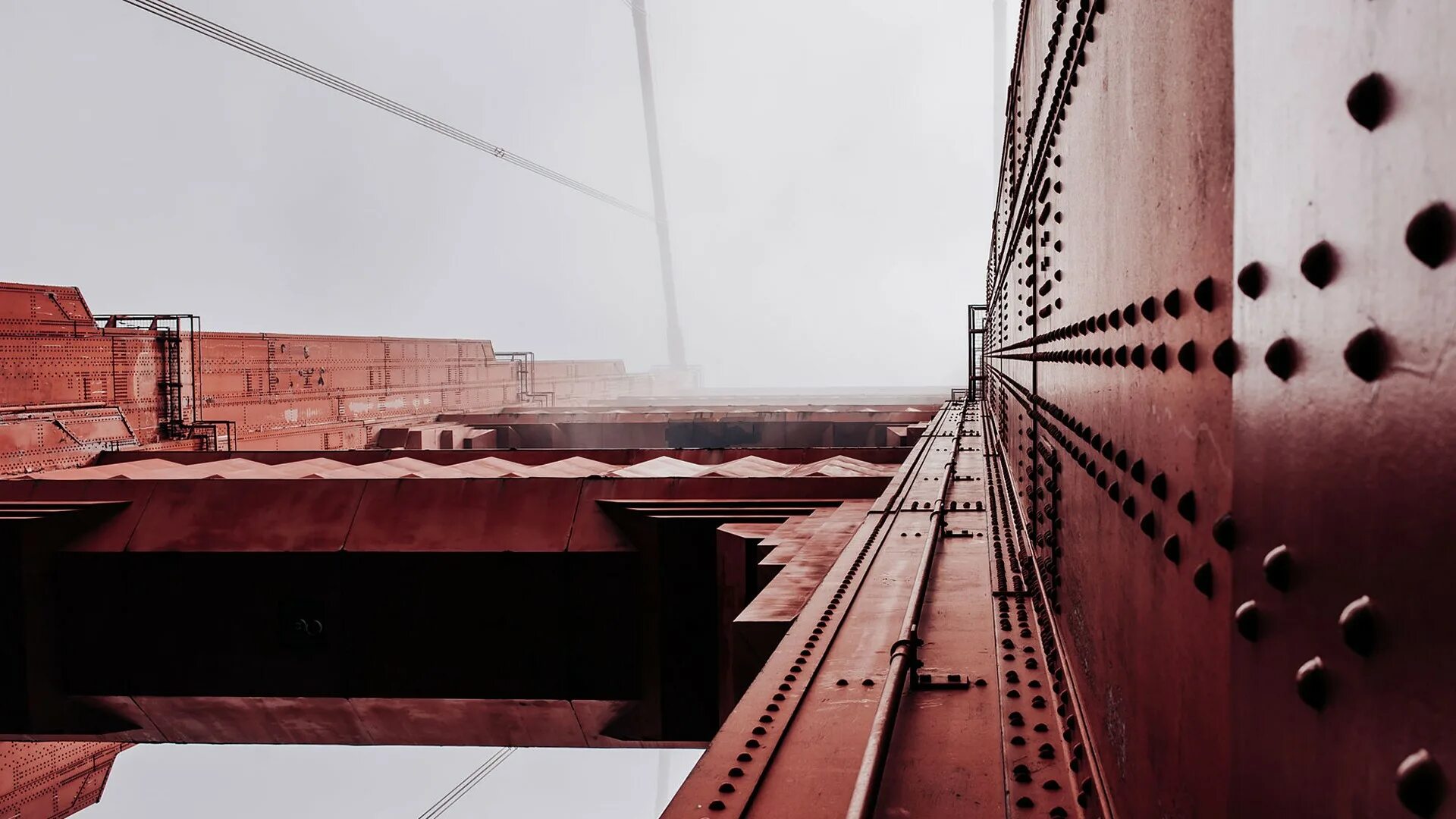 Фон под мостом. Красная металл мост. Фасад металлического моста. Металлические листы для мостов.