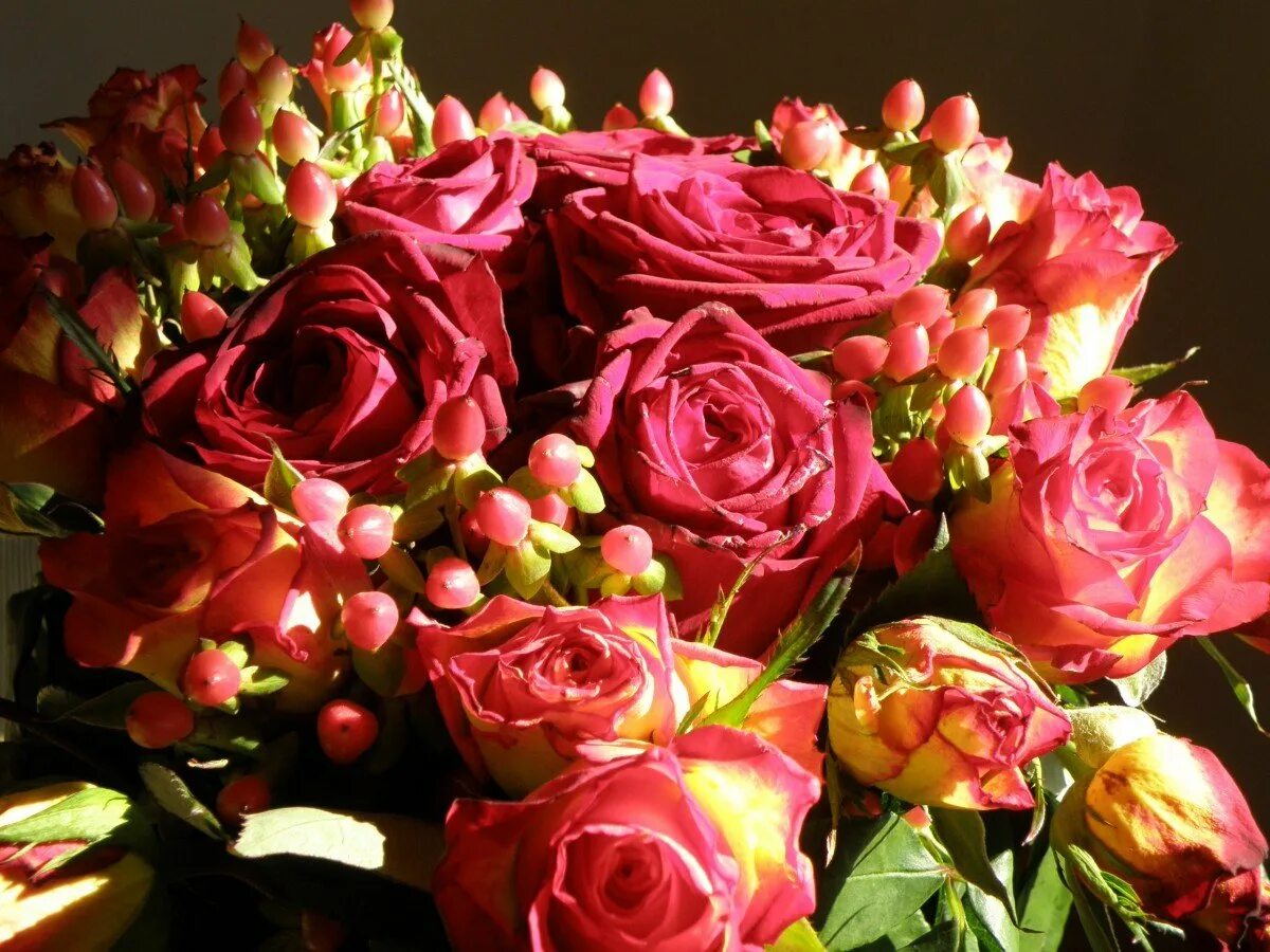 Фото роскошных букетов. Розы флорибунда букет. Букет шикарный. Шикарные цветы.