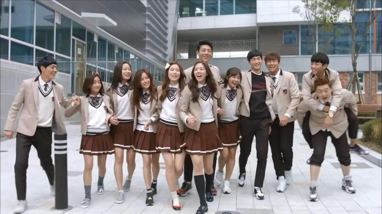 Старшая школа пора любить. Старшая школа пора любить. Давай дерзай 2015 дорама. Школа 2017 сериал. Корейский сериал старшая школа.