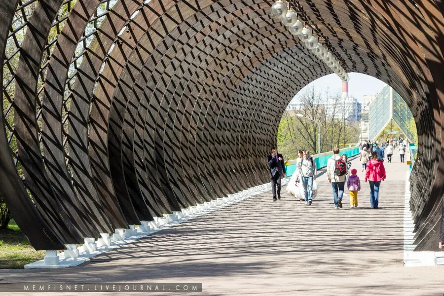 Парк Горького Москва реконструкция. Москва парк Горького до и после. Парк Горького до реконструкции. Парк Горького после реконструкции. Парк горького камеры