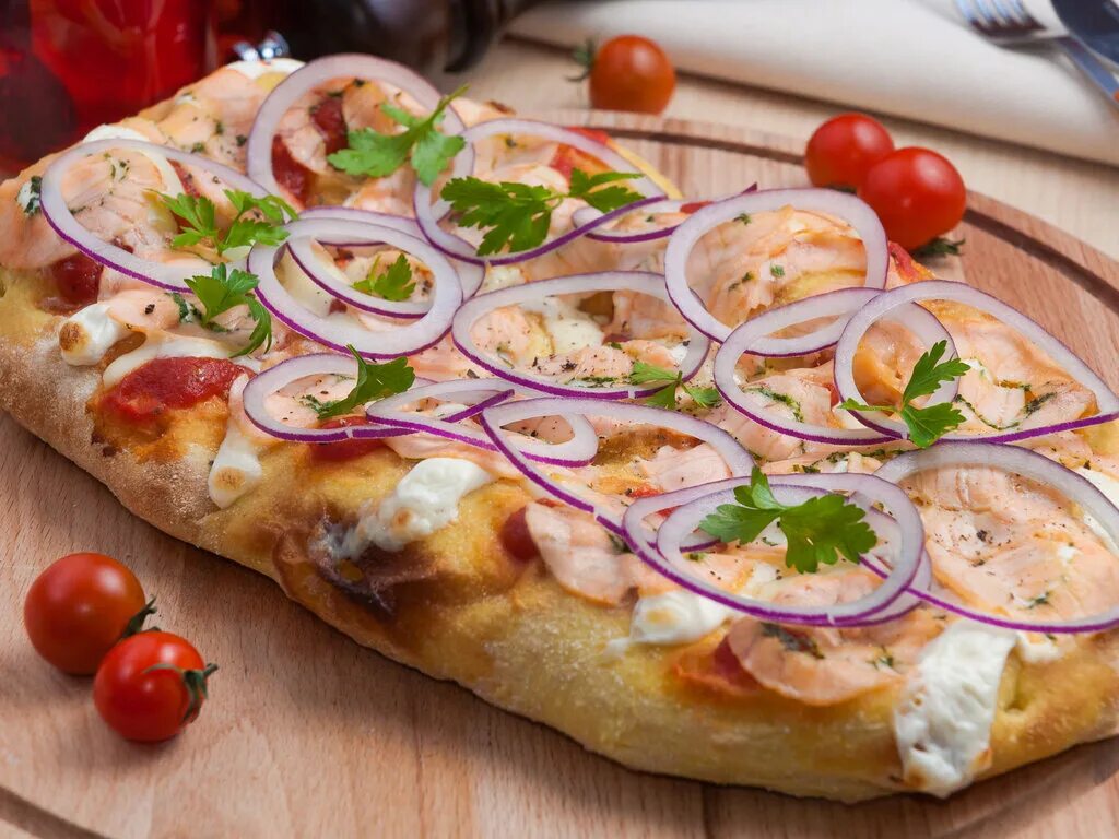 Вкусно и недорого пермь. Пицца карпаччо. Эко пицца. Итальянская пицца с карпаччо. Пицца с карпаччо из курицы.