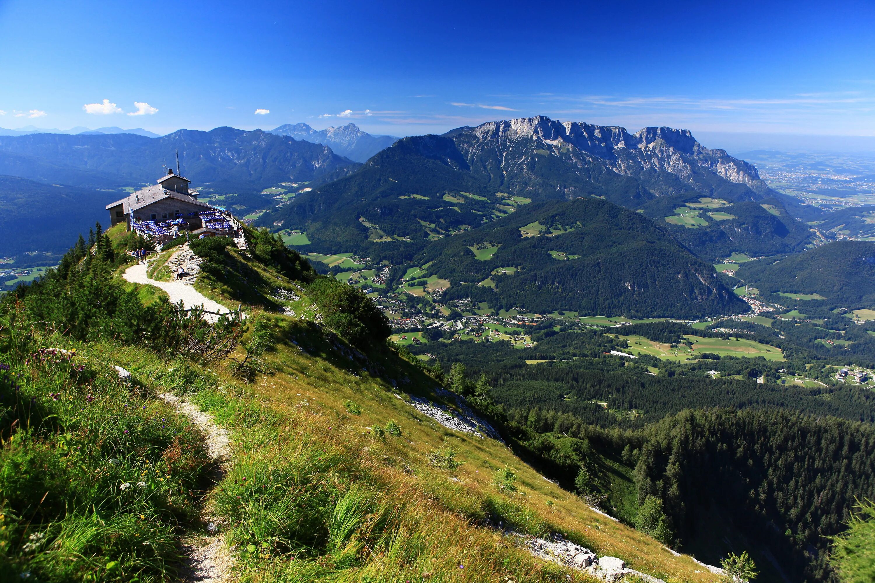 Орлиное гнездо Альпы Бавария. Гора Цугшпитце в Германии. Бавария предгорья Альп. Цугшпитце (Баварские Альпы). Средняя высота гор альпы