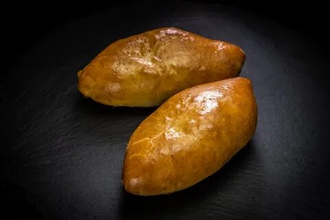 Печены пирожки с капустой