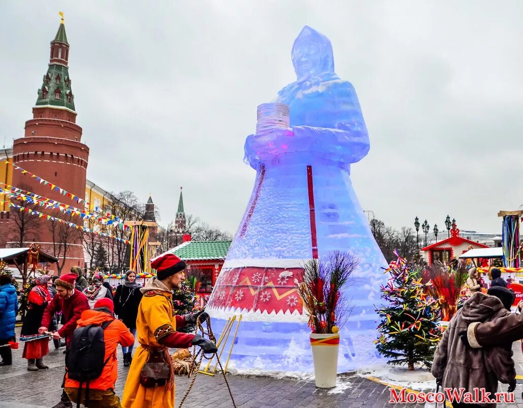 Какие гулянья в москве. Масленица на Манежной площади. Масленица гулянья на красной площади. Красная площадь масленичные гуляния. Масленица украшения Москва.