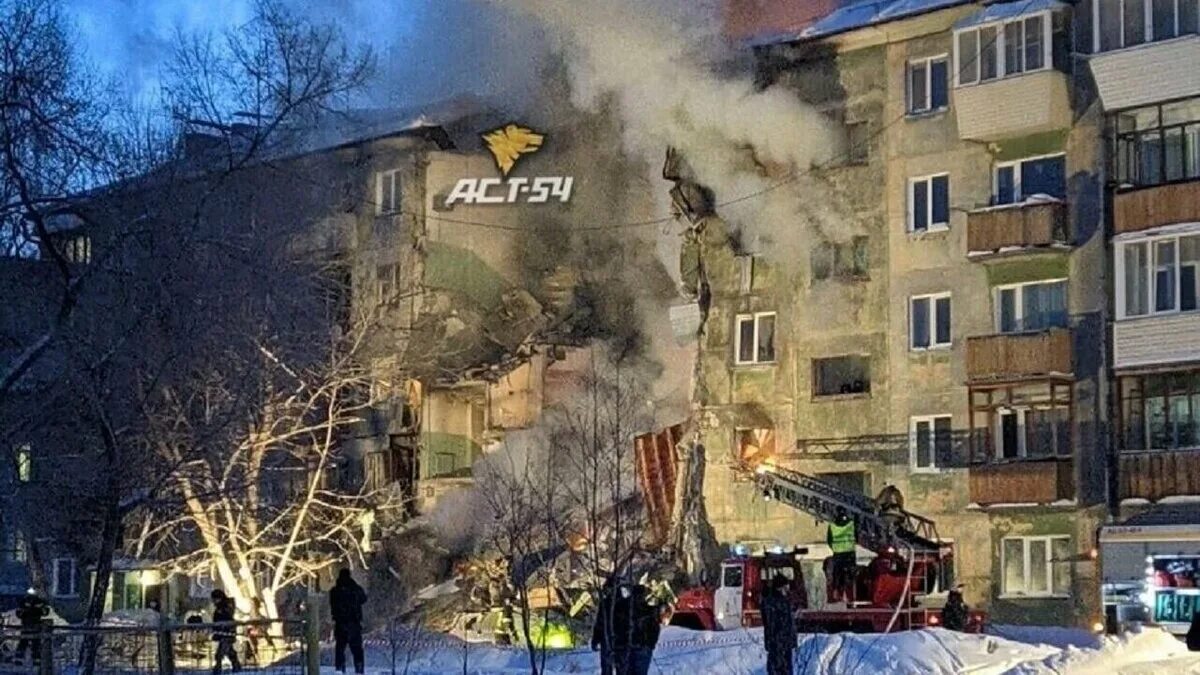 Пожар в красноярске сегодня видео. Пятиэтажки. Лпдс конда пожар. Оби пожар. Пожар линейная.