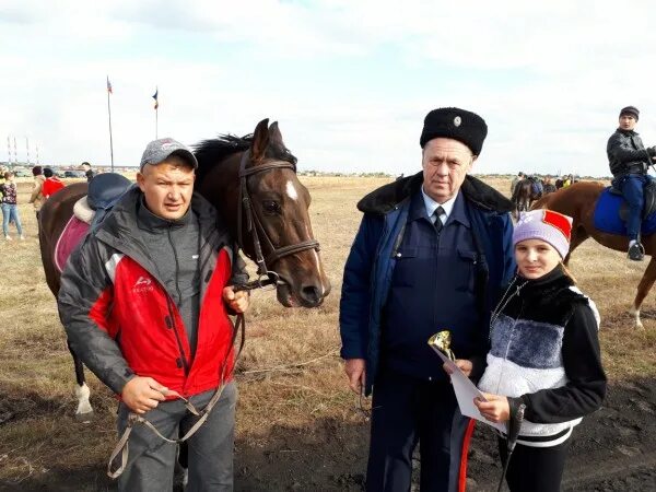 Погода в кривянской на 14. Станица Кривянская Ростовская область. Голова администрации станицы Кривянской. Праздник Покрова скачки станицы Кривянской. Глава администрации станицы Кривянской.