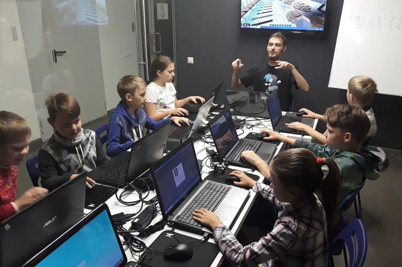 Мшп школа программирования. Школа coddy. Школа прог. Класс программирования в школе. Школа прог.