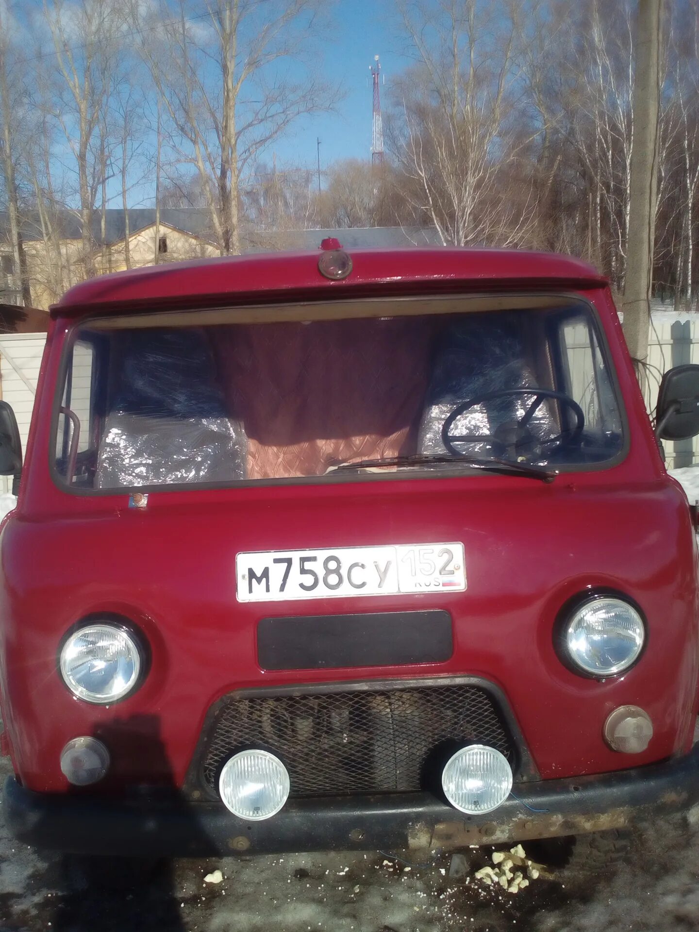 Уаз буханка красная. Уаз буханка красного цвета. Уаз 2206 санитарка. Буханка красного. Красная буханка машина.