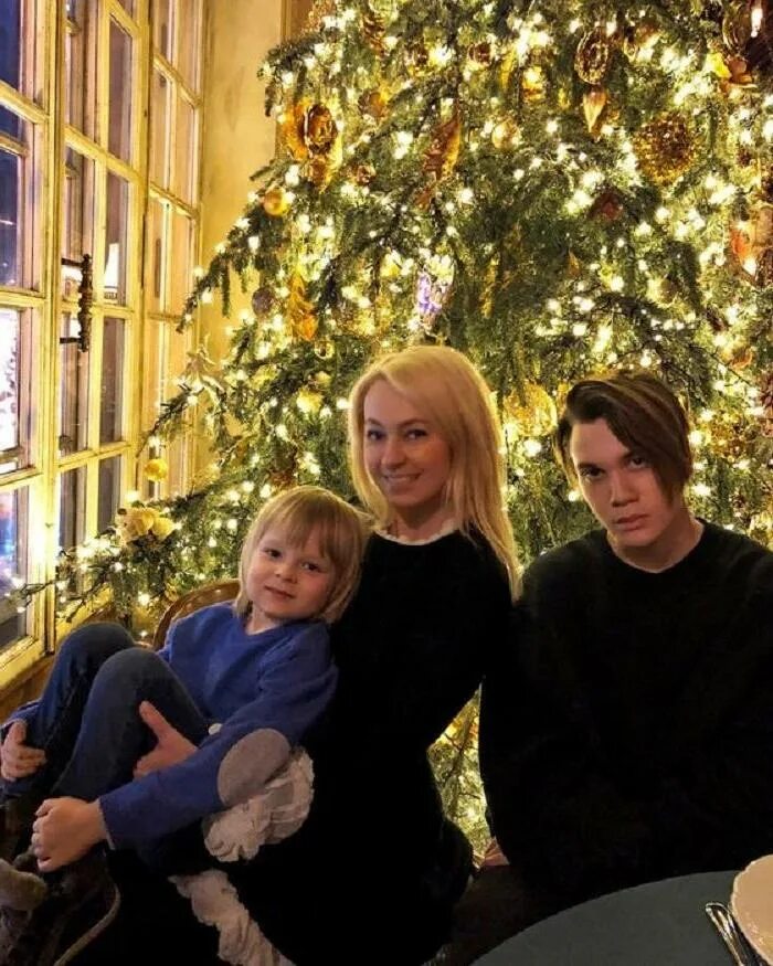 яна рудковская и дети батурина. дети рудковской сейчас. яна рудковская старшие дети. николай батурин сын рудковской 2020. виктор николаевич батурин сын андрей.