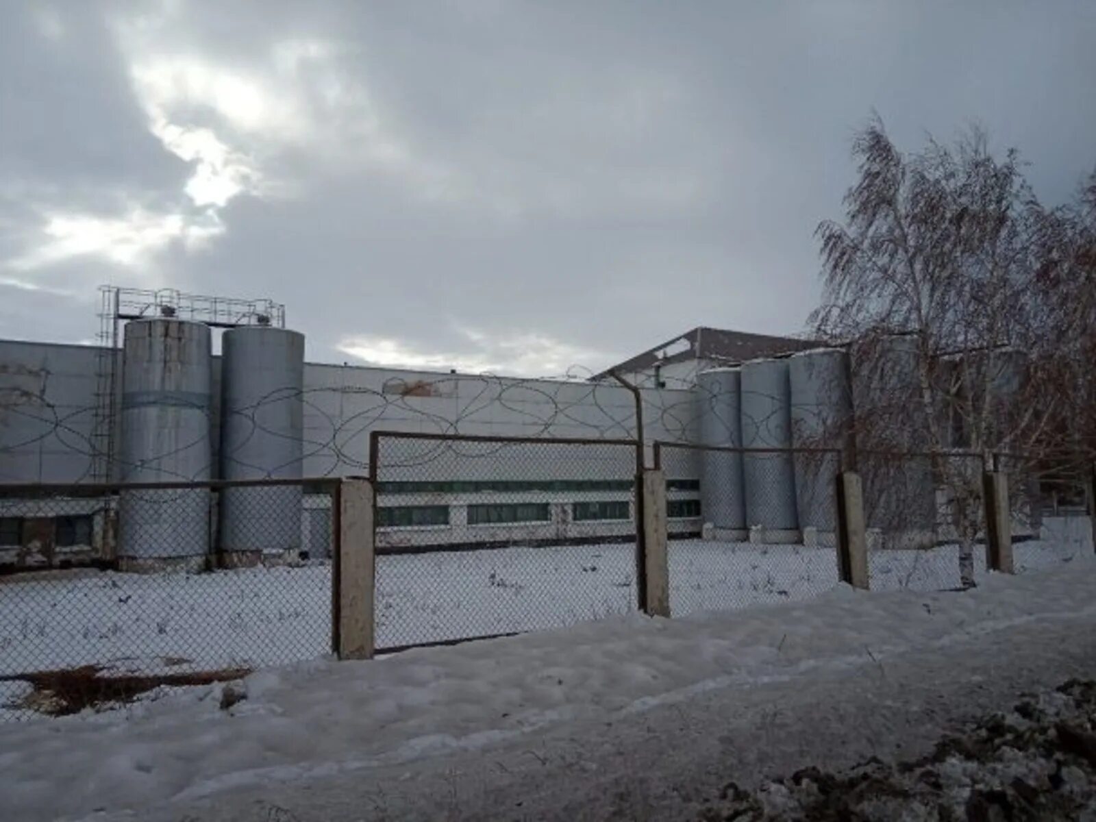 Кроношпан башкортостан загрязнение. Молокозавод загрязнение воздуха. Цементный завод в абзелиловском районе. Мичурина 2 новокуйбышевск. Обогатительная фабрика сибай.