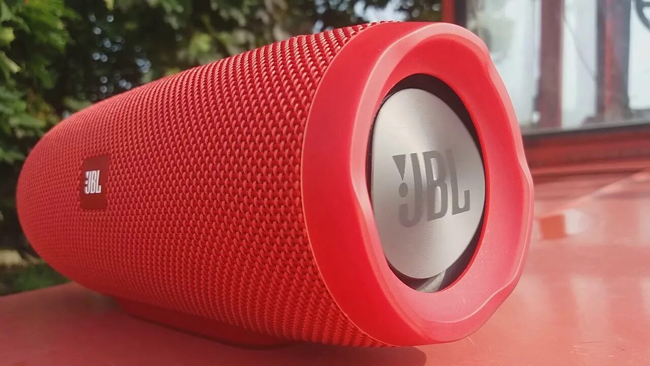 Видишь колонку jbl. Чардж 3 JBL. JBL 2\40. JBL charge 5. Станционарная колонка GBL 2.1.