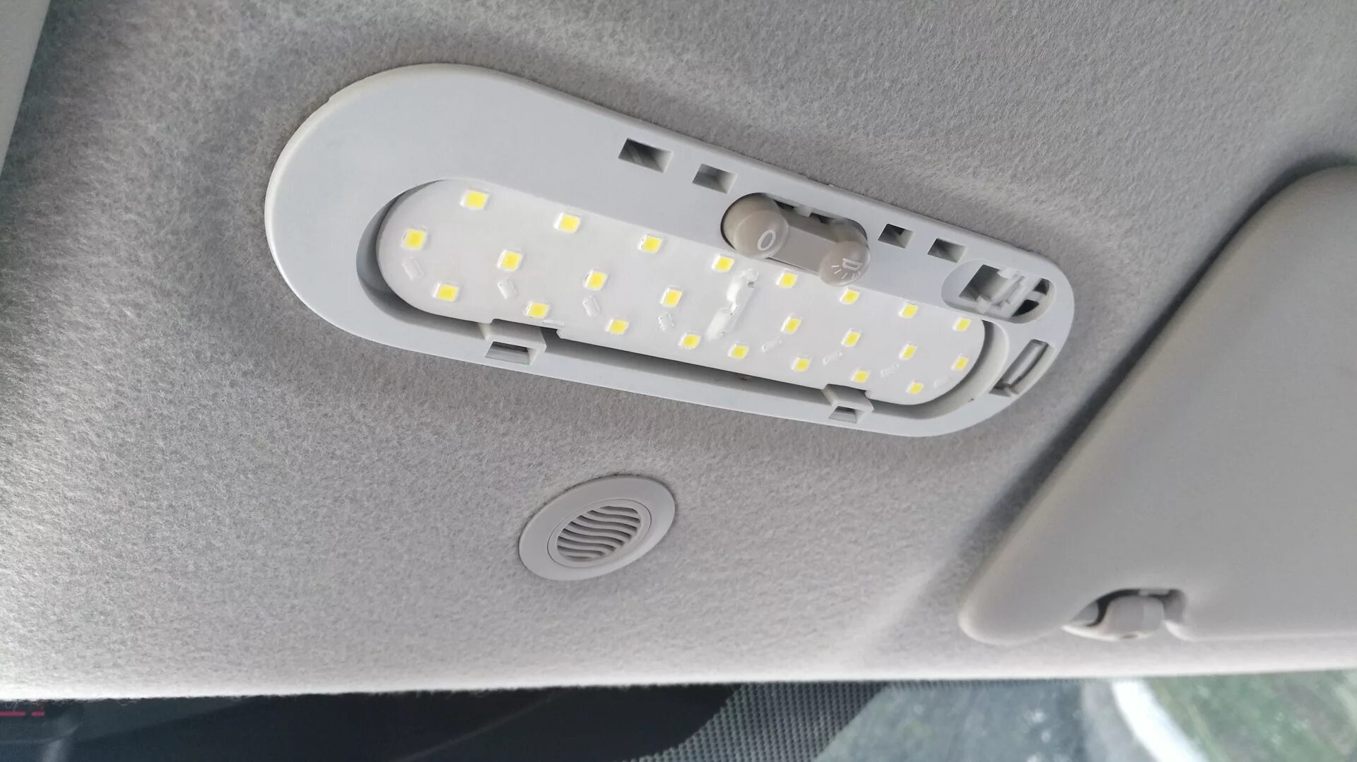 Плафон салона led. Плафон салона логан 2. плафон освещения салона рено дастер 2025. светодиодный плафон салона рено дастер. задний плафон освещения renault duster.