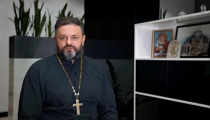 Батюшка врач. Врач и священник. Врач священник. Шевченко врач священник. Сретенский монастырь г.