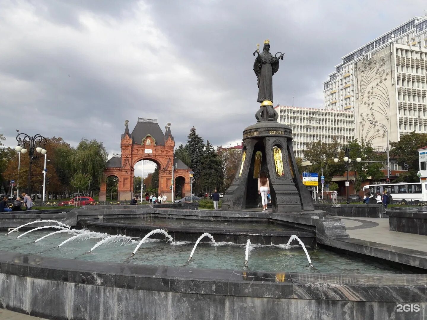 Окрестности краснодара. Памятник великомученице Екатерине в Краснодаре. Памятник Святой великомученице Екатерине. Краснодар памятник Святой великомученице.