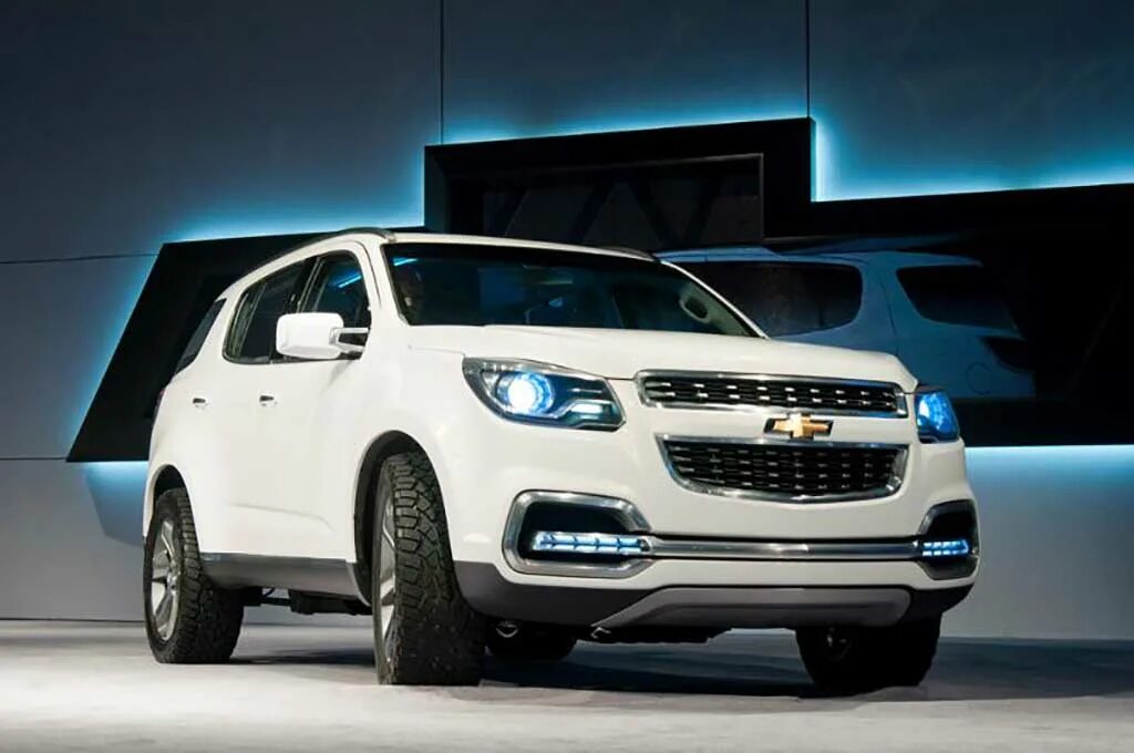 Шевроле новые цена фото. Chevrolet trailblazer 2022. Chevrolet trailblazer 2013. Новый Шевроле Трейлблейзер 2017. Chevrolet Blazer 2022.