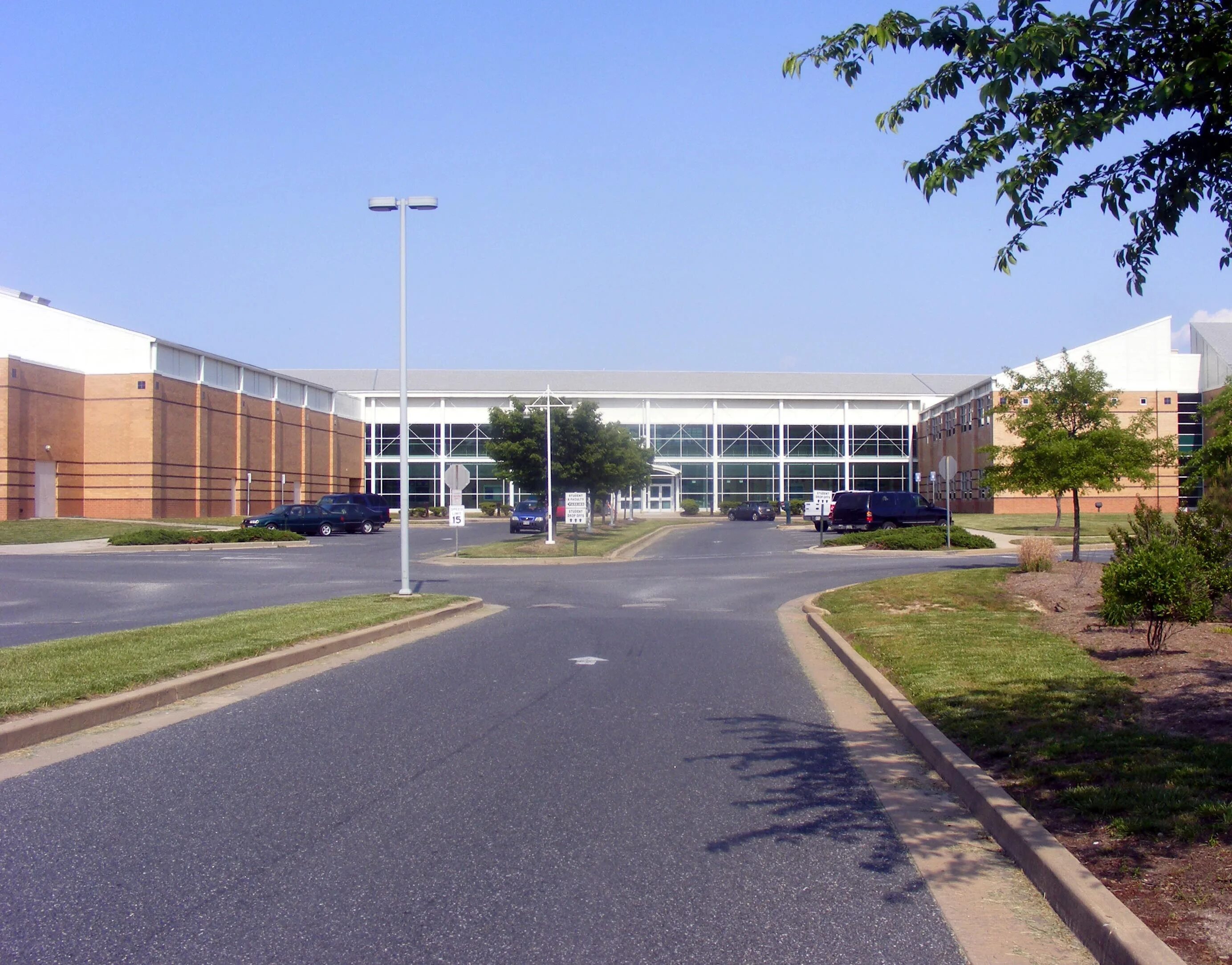 Школа города Форт-МИД (Мэриленд, США). High School Kent. Школа Мэриленд США. Военная школа Кент.