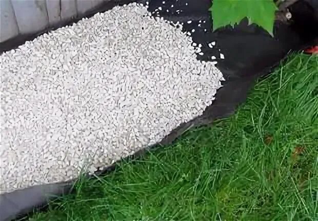 пластиковая крошка для дорожек в мешках. красный гранит щебень. гранитная крошка 2-5 мм. пеностекло крошка фр. пластиковая крошка для дорожек в мешках.