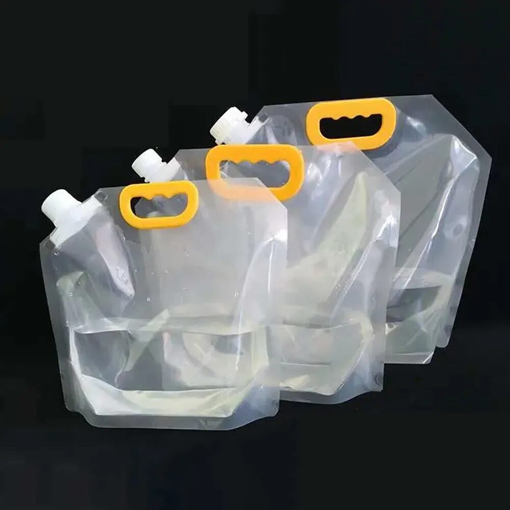Пластиковая упаковка для напитков. Пакет для напитков. Питьевой пакет