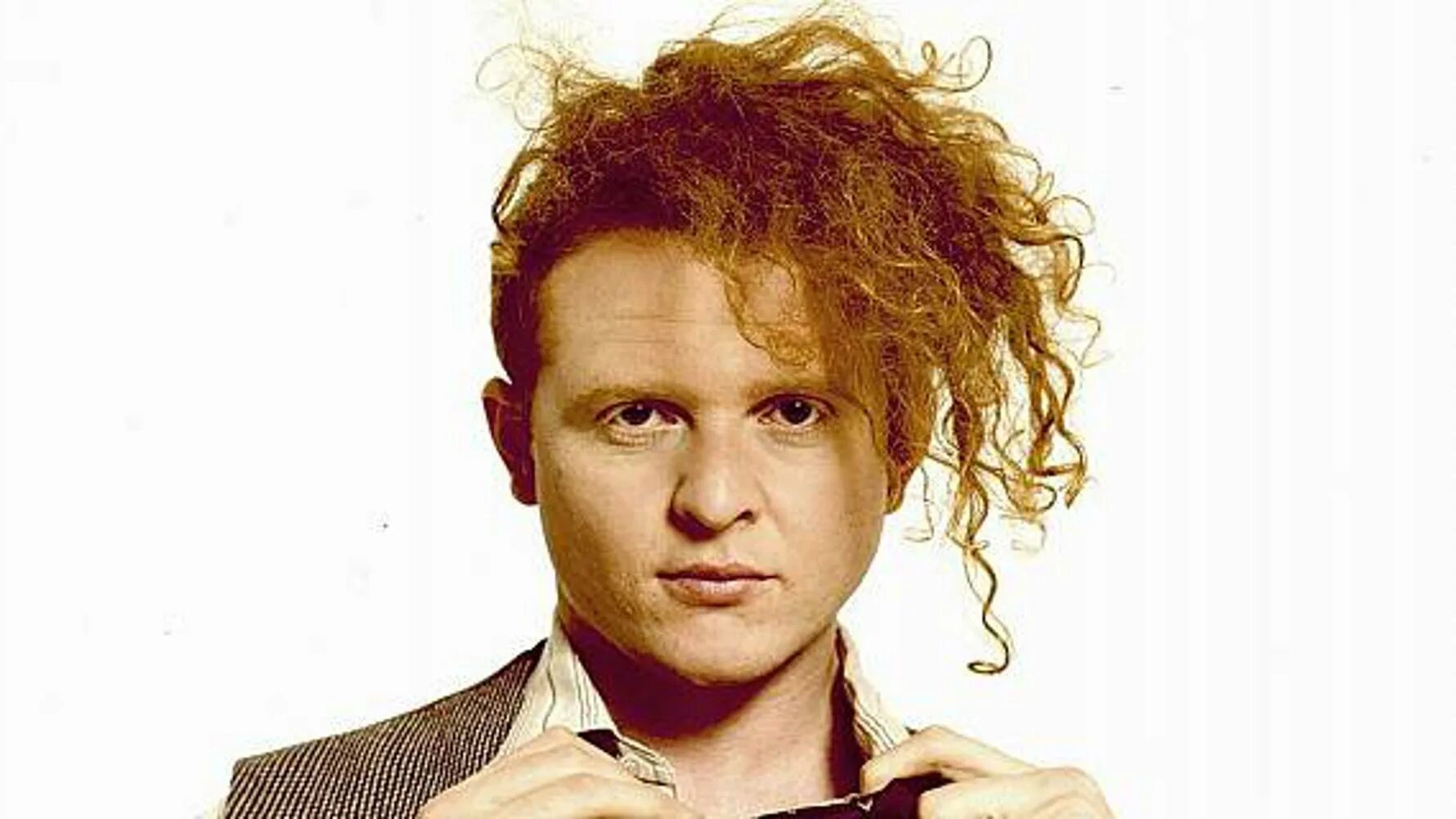 Ю симпли зе. Симпли ред. группа simply red. simply red певец. simply red в молодости.