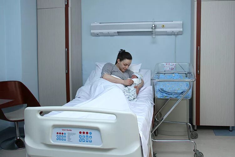 Палаты в авиценне новосибирск. Роддом 4 новосибирск палаты. Авиценна новосибирск роды. Авиценна палаты новосибирск. Клинический госпиталь авиценна новосибирск.