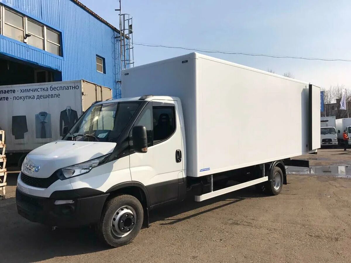 Ивеко дейли 2019. Iveco Daily 2019 фургон. Iveco Daily изотермический кузов. Ивеко Дейли тентованный 2019.