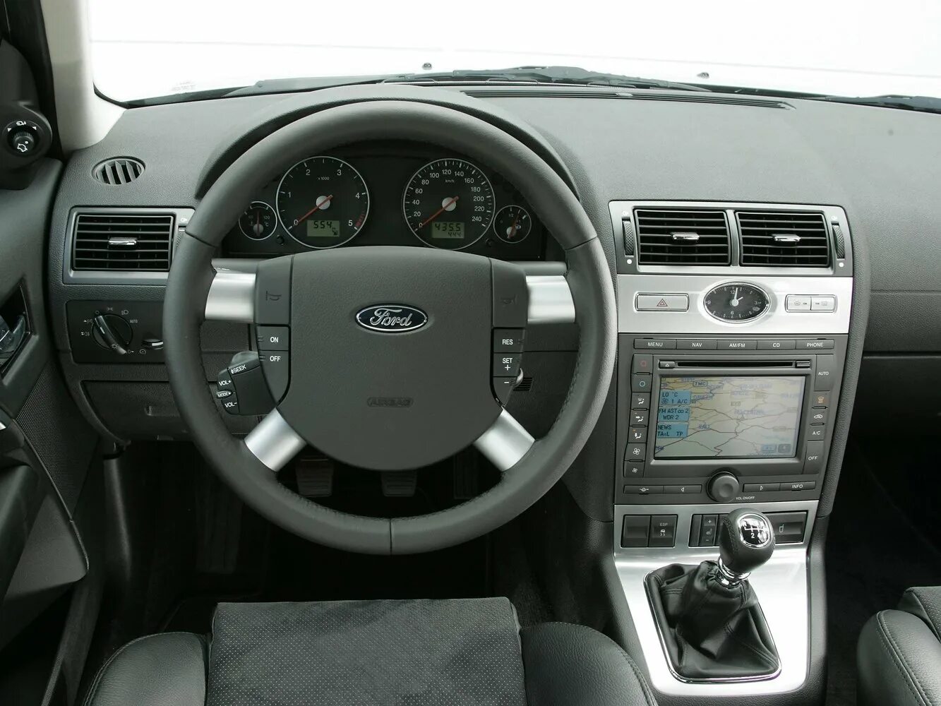 В 2003 2005 г. Ford Mondeo 3 салон. Форд Мондео 3 2003. Комплектации Ford Mondeo 3. Форд Мондео 3 универсал салон.