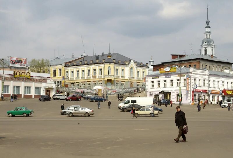Население кинешма ивановской. Кинешма пл революции. Население кинешма ивановской. Главная площадь кинешмы. Население кинешма ивановской.