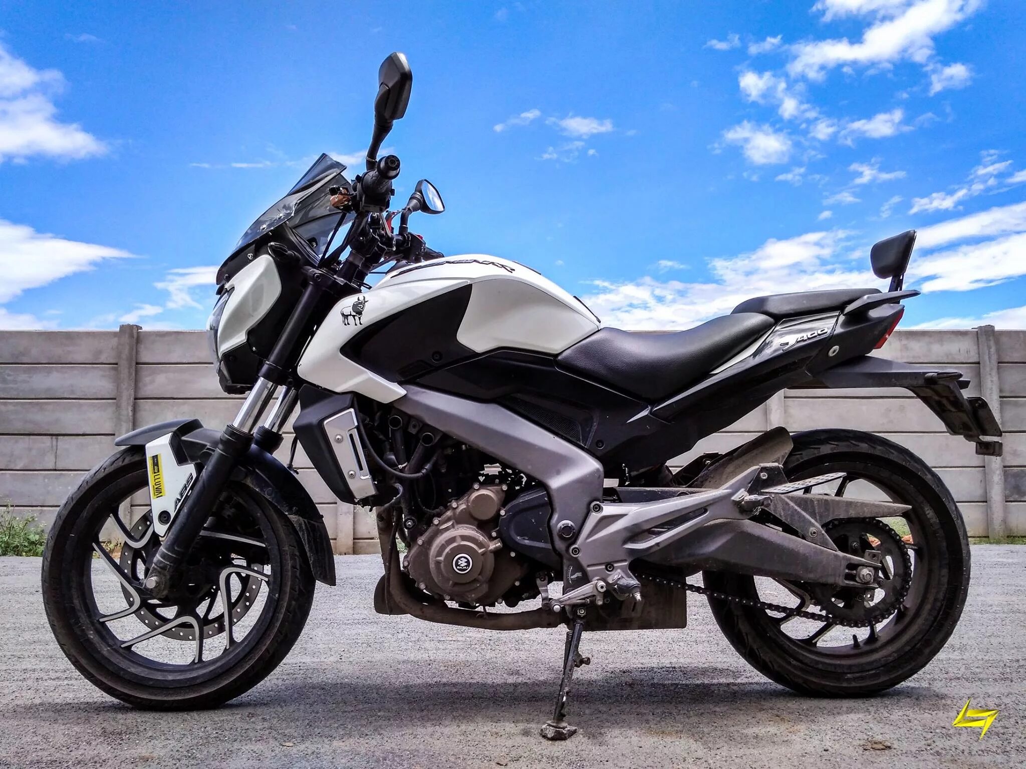Bajaj 400. Баджадж 400. баджадж доминар 400. мотоцикл bajaj dominar. bajaj dominar 400 touring.