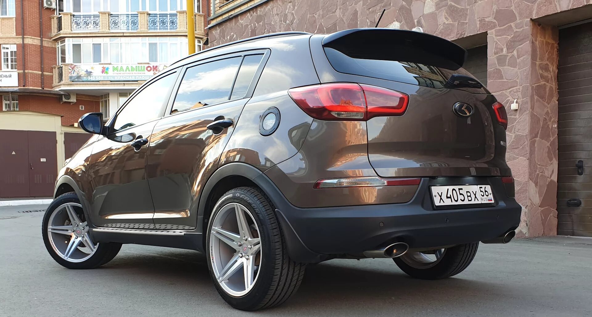 Kia Sportage r19. Kia Sportage диски r19. Kia Sportage 3 диски r19. Киа Спортейдж 3 r19. Куплю колеса киа спортейдж