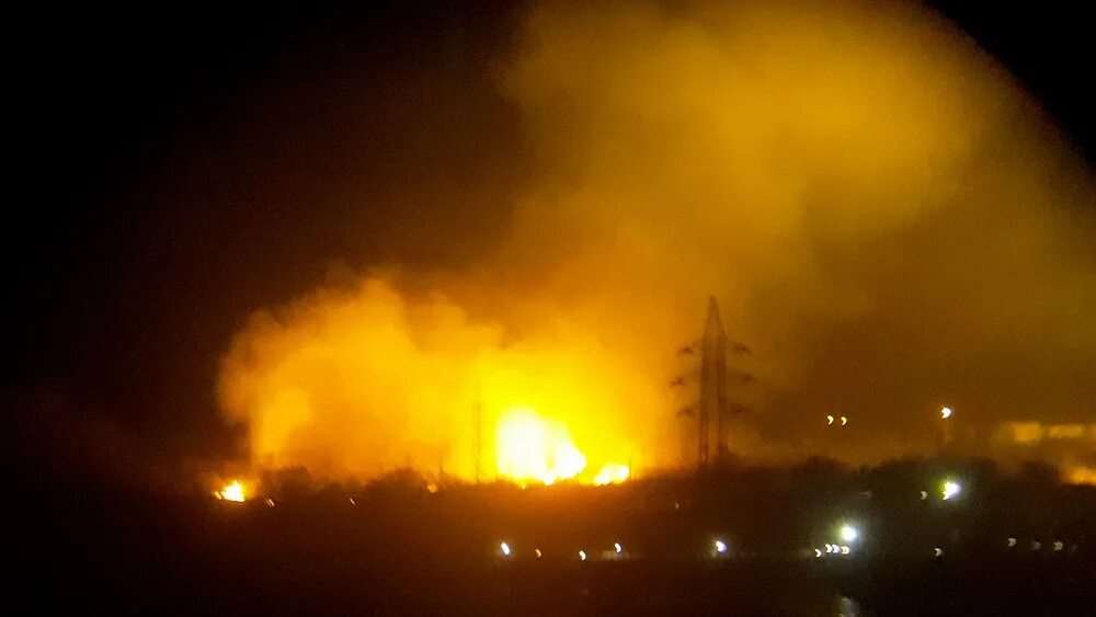 Пожар южный урал поселок. Ландшафтный пожар. Пожар в чурилово. Пожар в кирпичном доме. Прогресс чурилово челябинск.