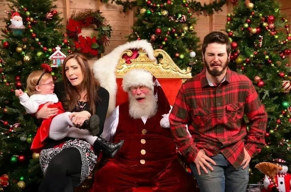 Фотосессия с дедом морозом. Селфи деда мороза. Santa family. Santa family. The claus family.