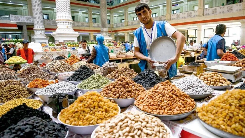 Таджик магазин. Таджикистан рынок Мехргон. Рынок Панчшанбе Худжанд. Таджикистан Урюк рынок. Рынок в Таджикистане Душанбе.